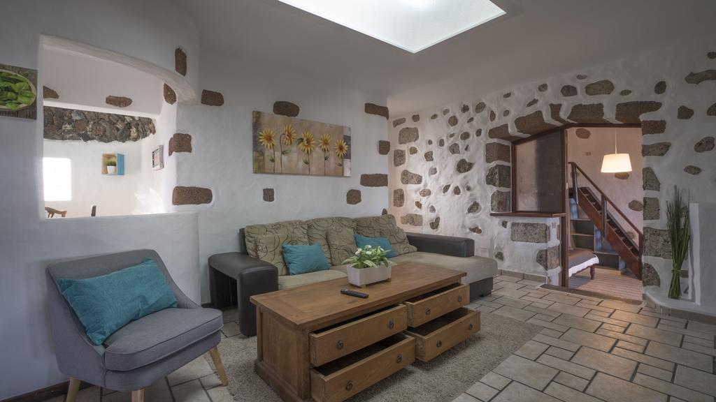 Villa With Amazing Views, Jacuzzi And Private Pool San Bartolomé Eksteriør bilde
