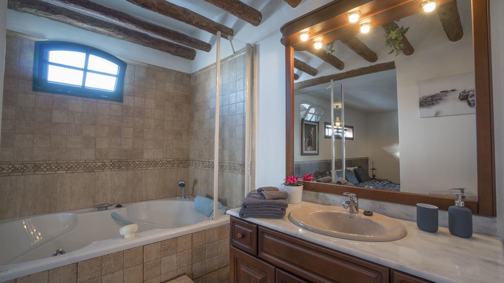 Villa With Amazing Views, Jacuzzi And Private Pool San Bartolomé Eksteriør bilde